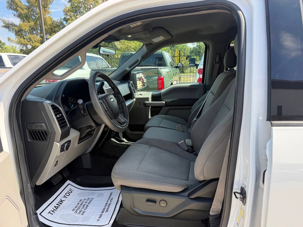 Ford F-150 Vehicle Full-screen Gallery Image 07