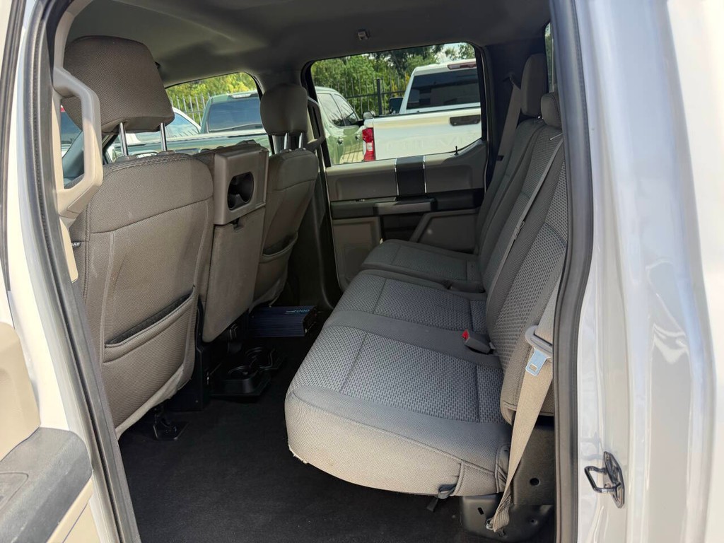 Ford F-150 Vehicle Full-screen Gallery Image 13