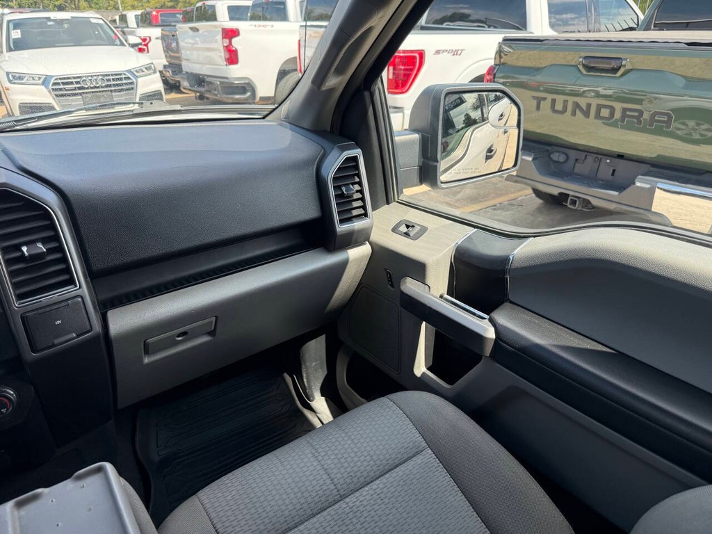 Ford F-150 Vehicle Full-screen Gallery Image 20