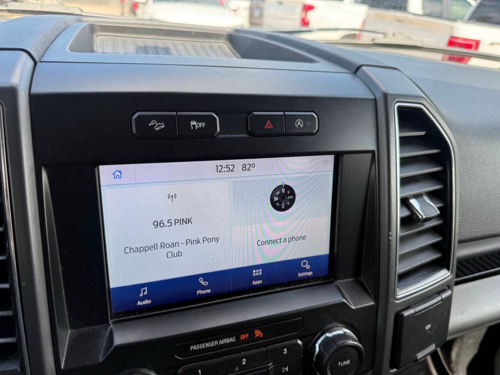 Ford F-150 Vehicle Full-screen Gallery Image 25