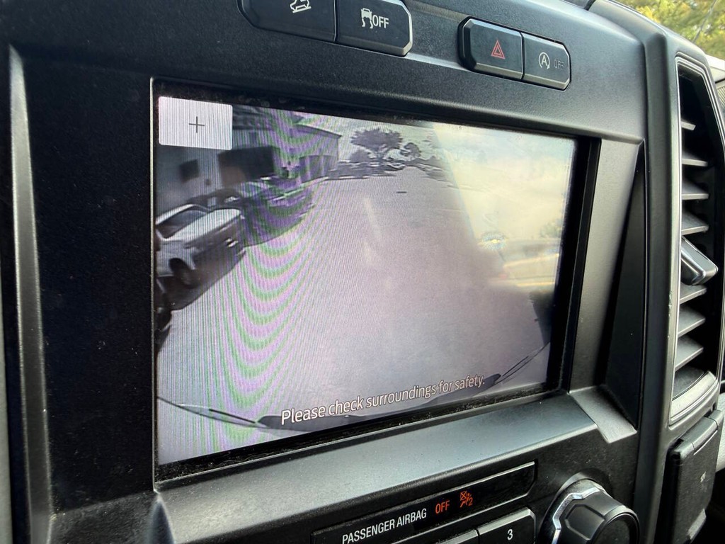 Ford F-150 Vehicle Full-screen Gallery Image 26