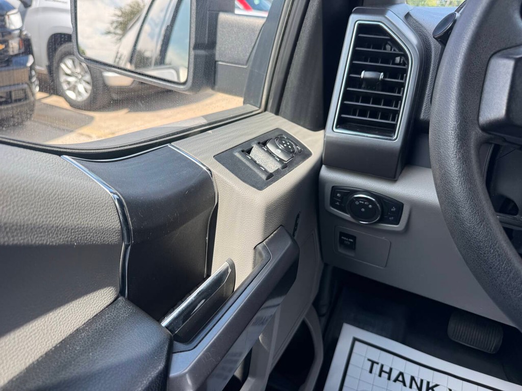 Ford F-150 Vehicle Full-screen Gallery Image 29