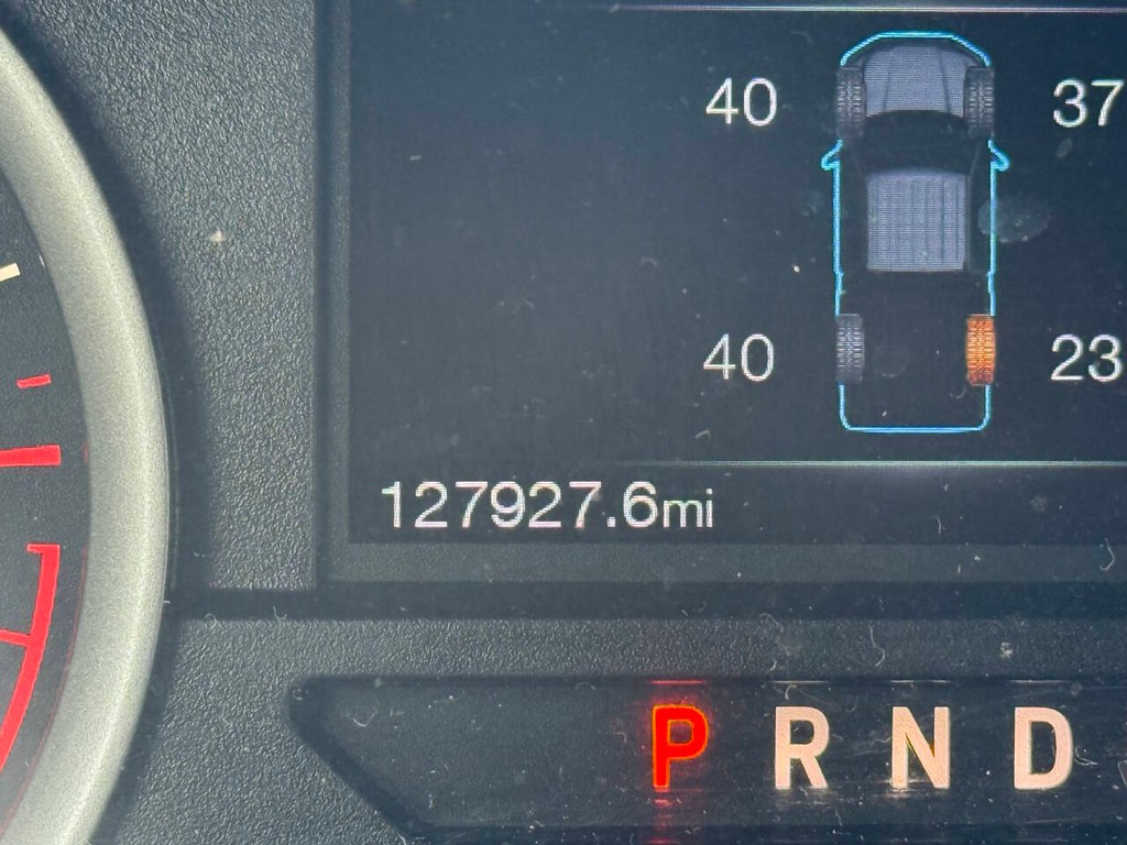 Ford F-150 Vehicle Full-screen Gallery Image 31