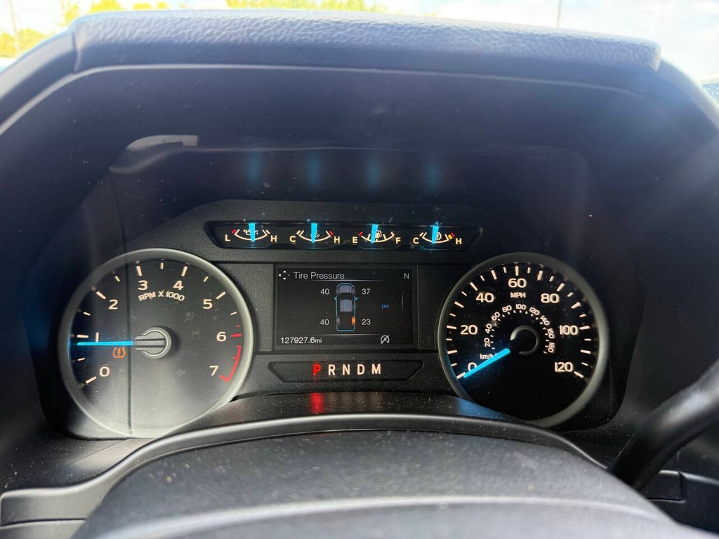 Ford F-150 Vehicle Full-screen Gallery Image 32