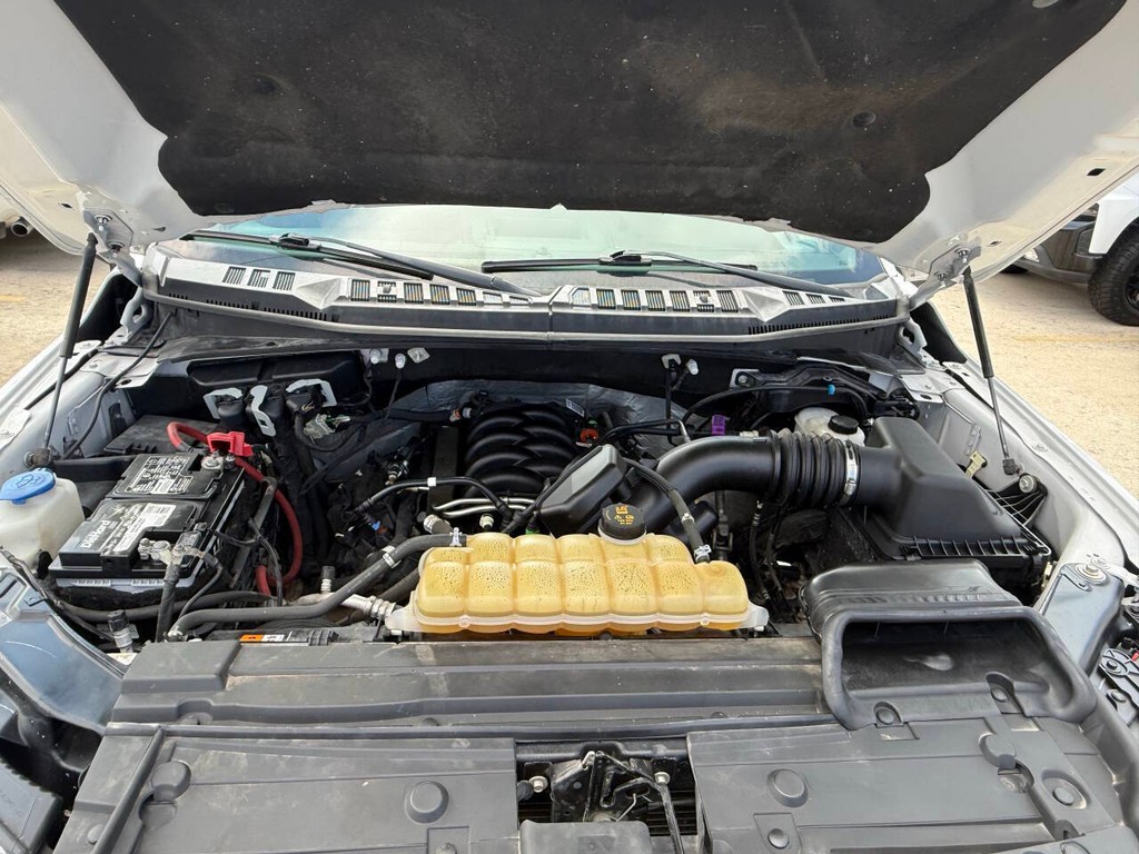 Ford F-150 Vehicle Full-screen Gallery Image 34