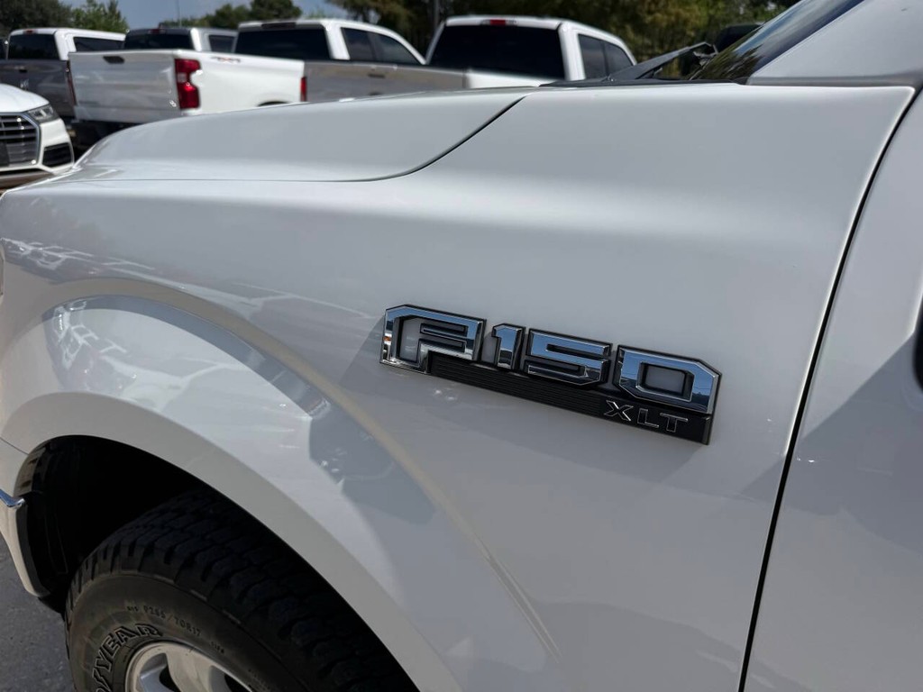 Ford F-150 Vehicle Full-screen Gallery Image 35