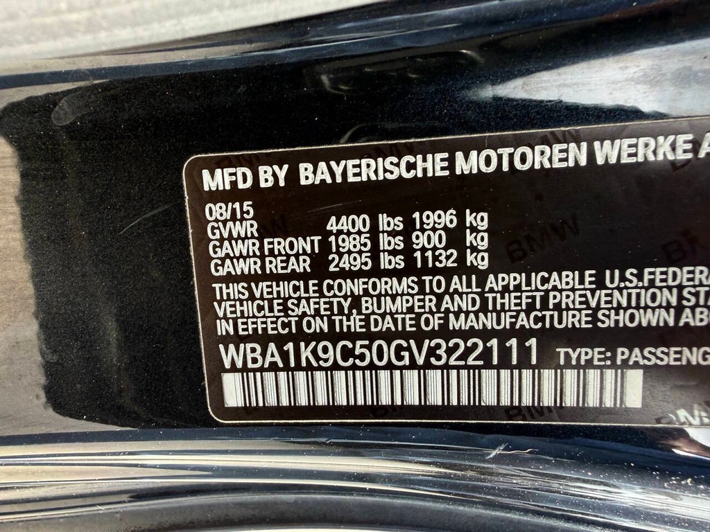 BMW 2 Series Vehicle Full-screen Gallery Image 34