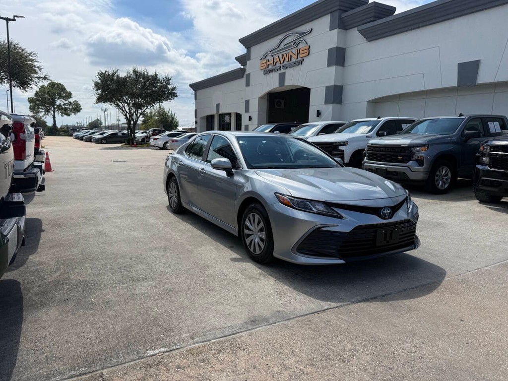 Toyota Camry Vehicle Full-screen Gallery Image 02