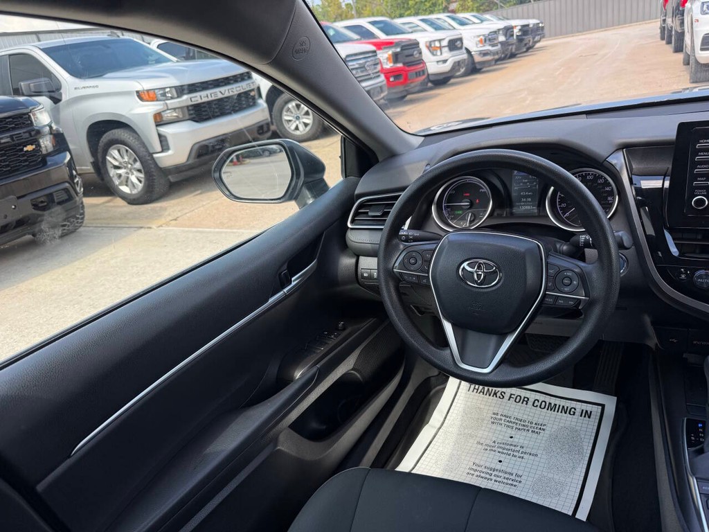 Toyota Camry Vehicle Full-screen Gallery Image 20