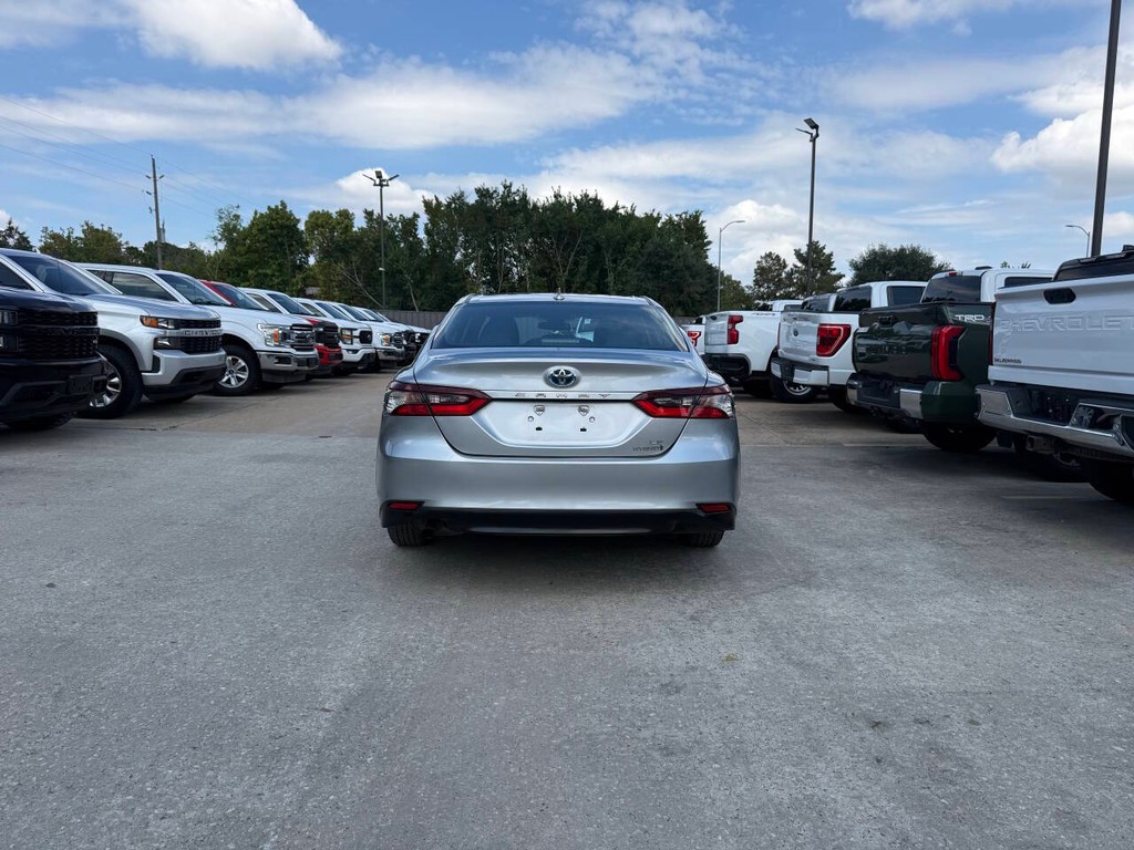 Toyota Camry Vehicle Full-screen Gallery Image 35