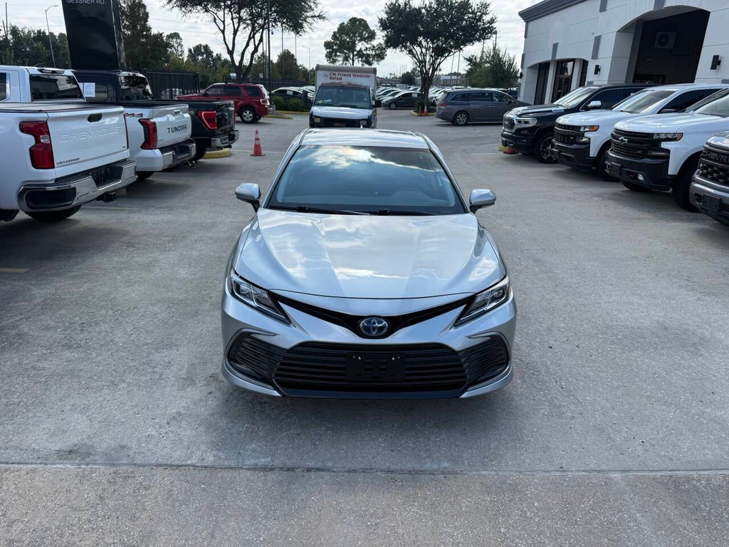 Toyota Camry Vehicle Full-screen Gallery Image 36