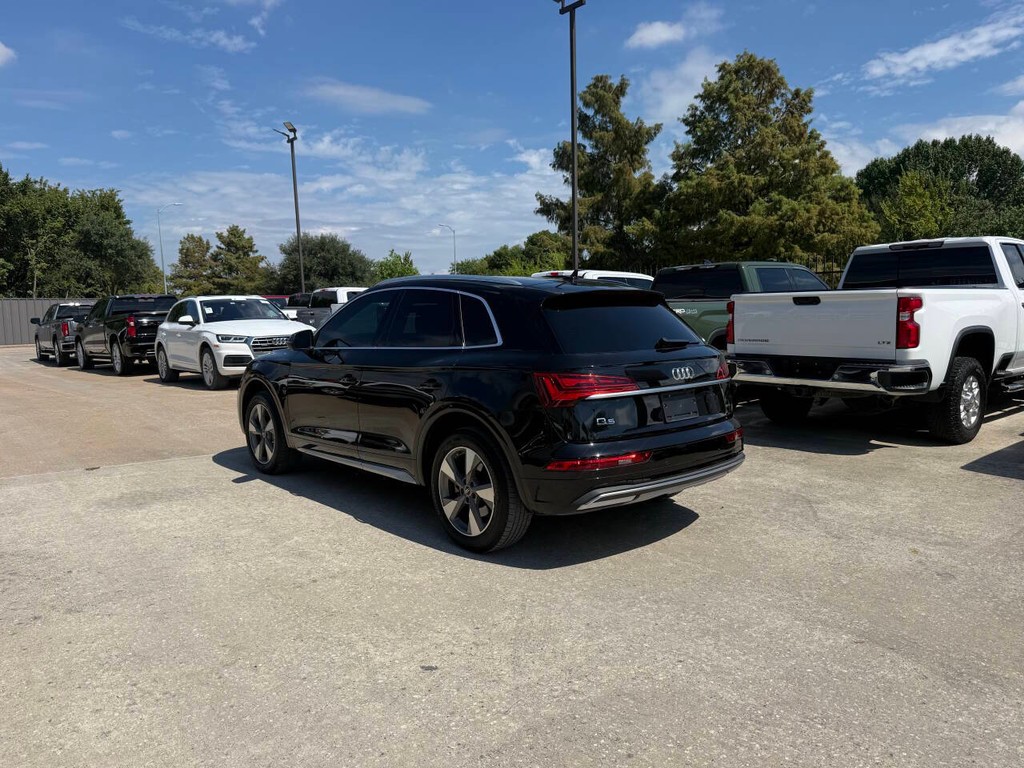 Audi Q5 Vehicle Full-screen Gallery Image 04