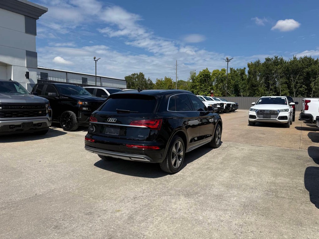 Audi Q5 Vehicle Full-screen Gallery Image 05