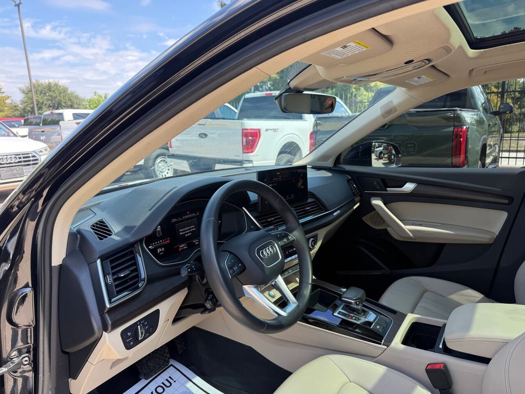 Audi Q5 Vehicle Full-screen Gallery Image 06