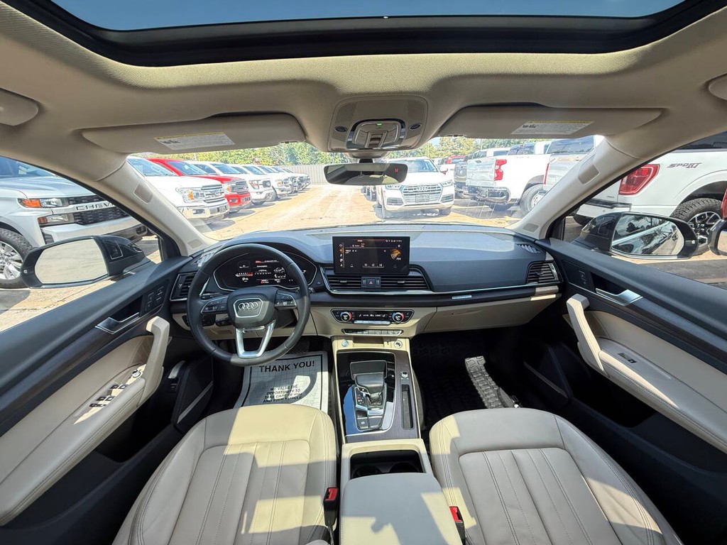 Audi Q5 Vehicle Full-screen Gallery Image 18