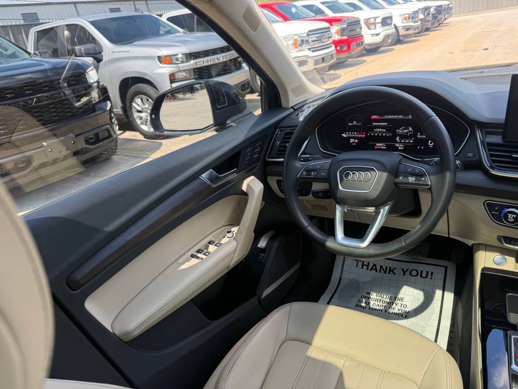 Audi Q5 Vehicle Full-screen Gallery Image 19