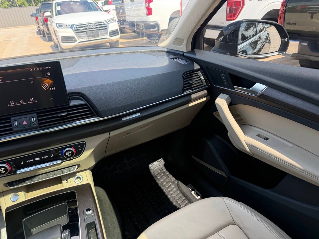 Audi Q5 Vehicle Full-screen Gallery Image 20