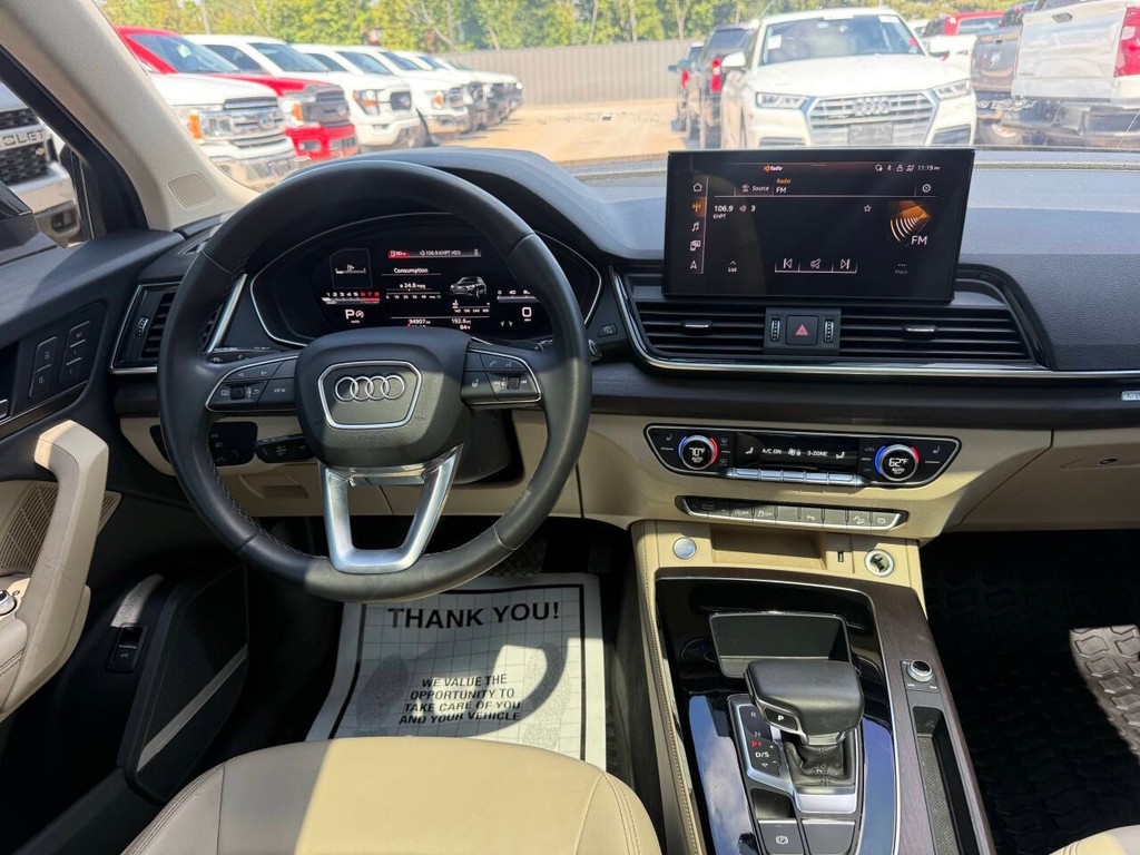 Audi Q5 Vehicle Full-screen Gallery Image 21