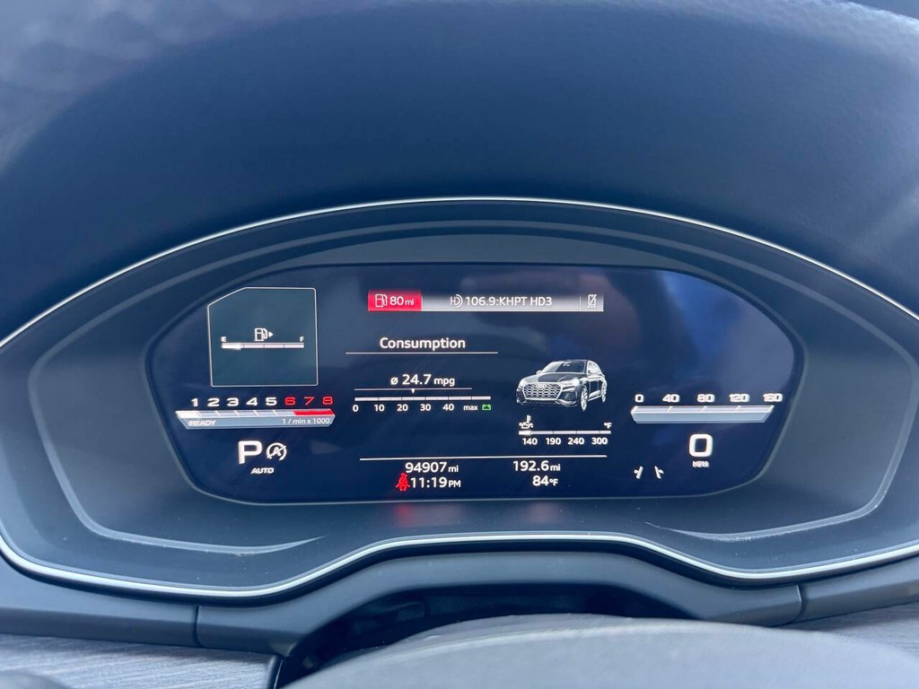 Audi Q5 Vehicle Full-screen Gallery Image 32