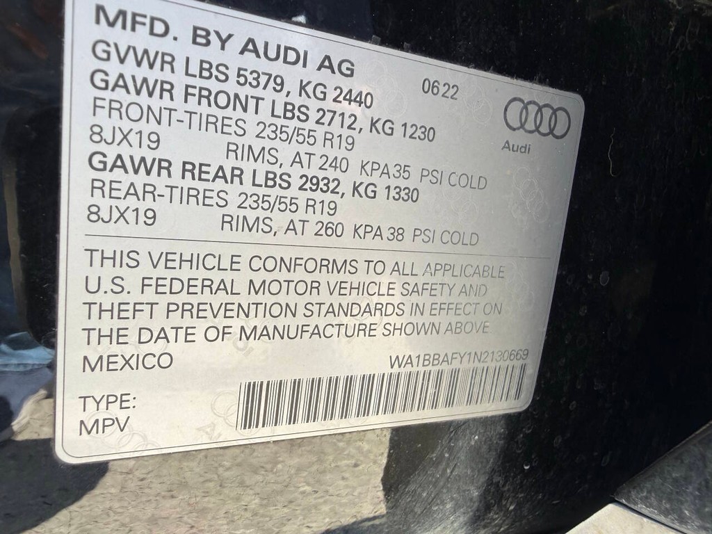 Audi Q5 Vehicle Full-screen Gallery Image 34