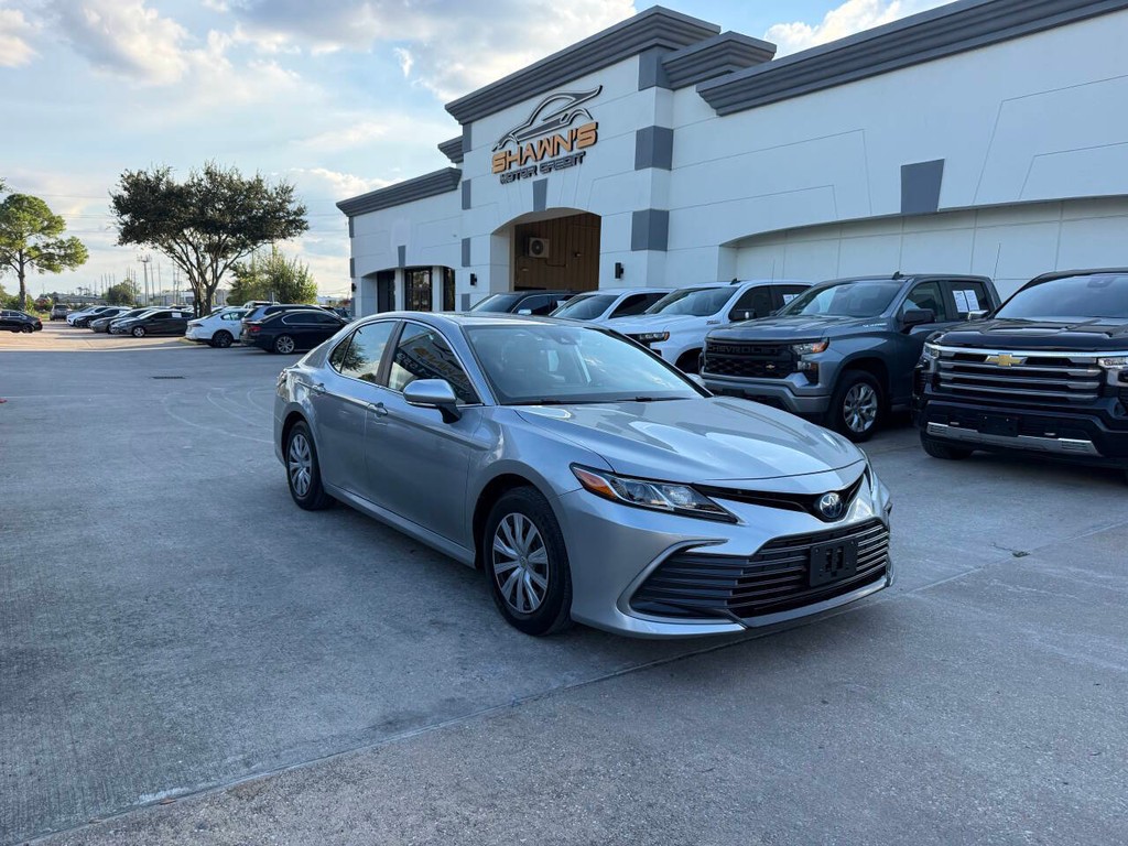 Toyota Camry Vehicle Full-screen Gallery Image 02