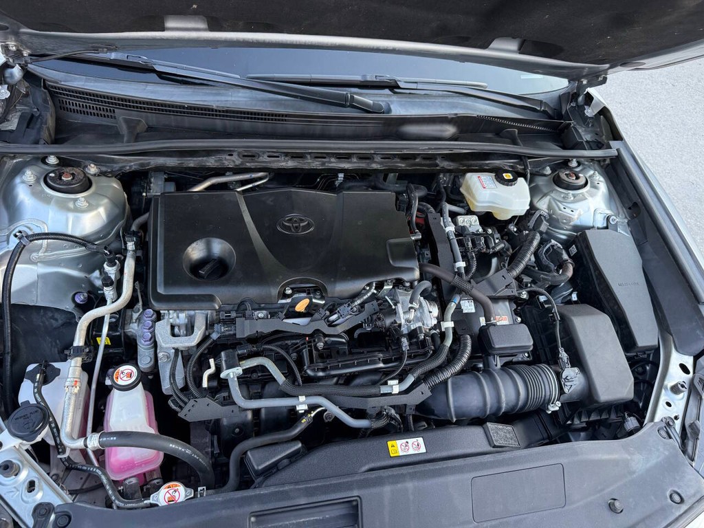 Toyota Camry Vehicle Full-screen Gallery Image 33