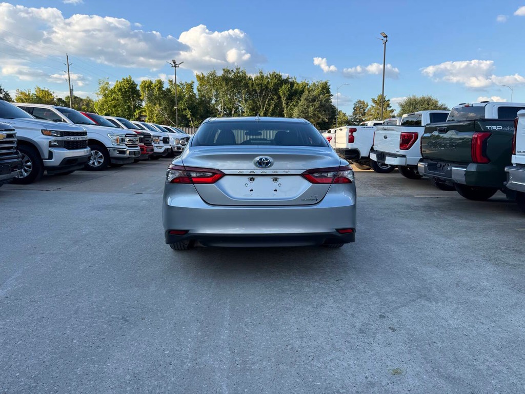 Toyota Camry Vehicle Full-screen Gallery Image 36
