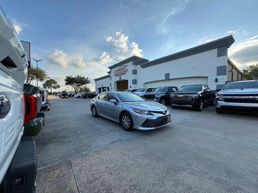 Toyota Camry Vehicle Full-screen Gallery Image 41