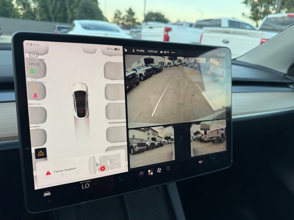 Tesla Model Y Vehicle Full-screen Gallery Image 28