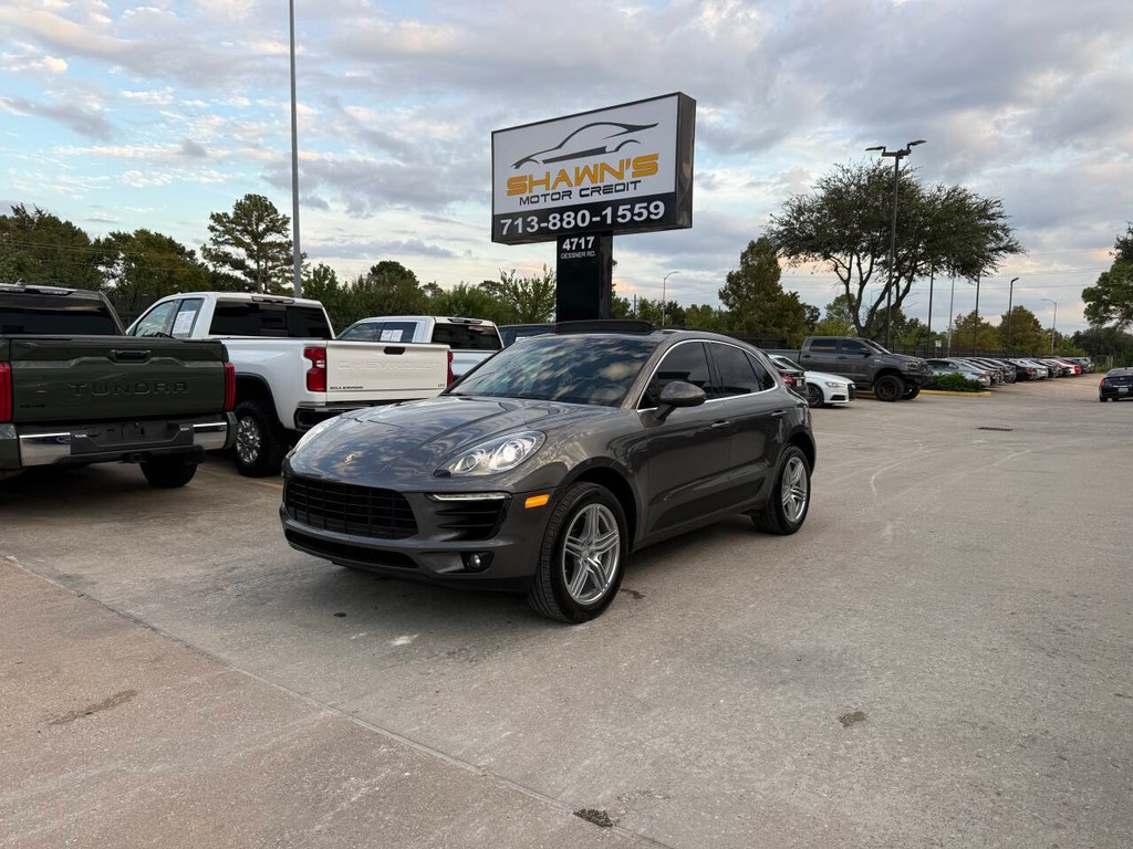 Porsche Macan Vehicle Full-screen Gallery Image 03