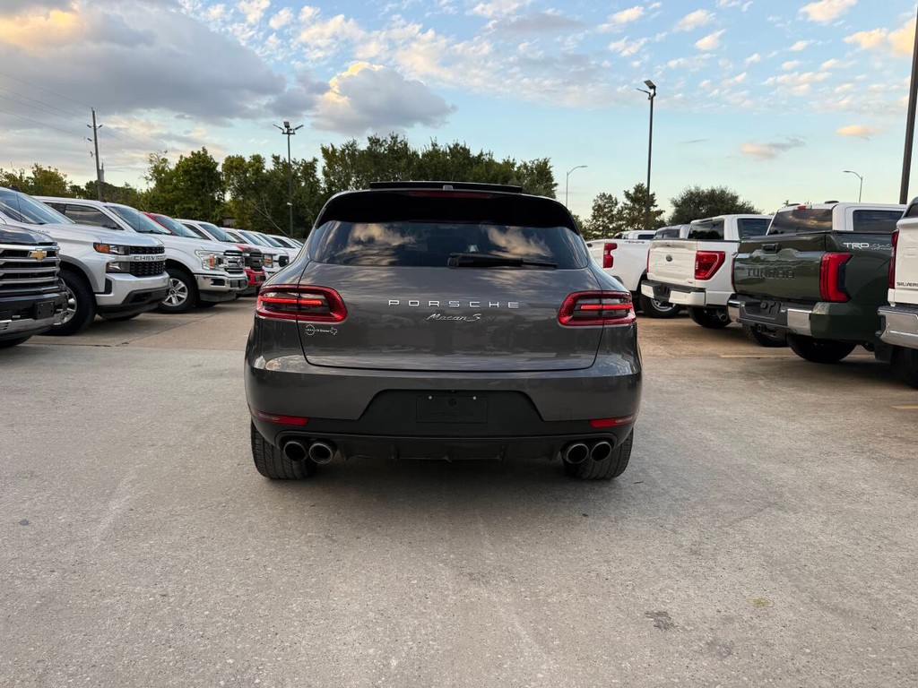Porsche Macan Vehicle Full-screen Gallery Image 46