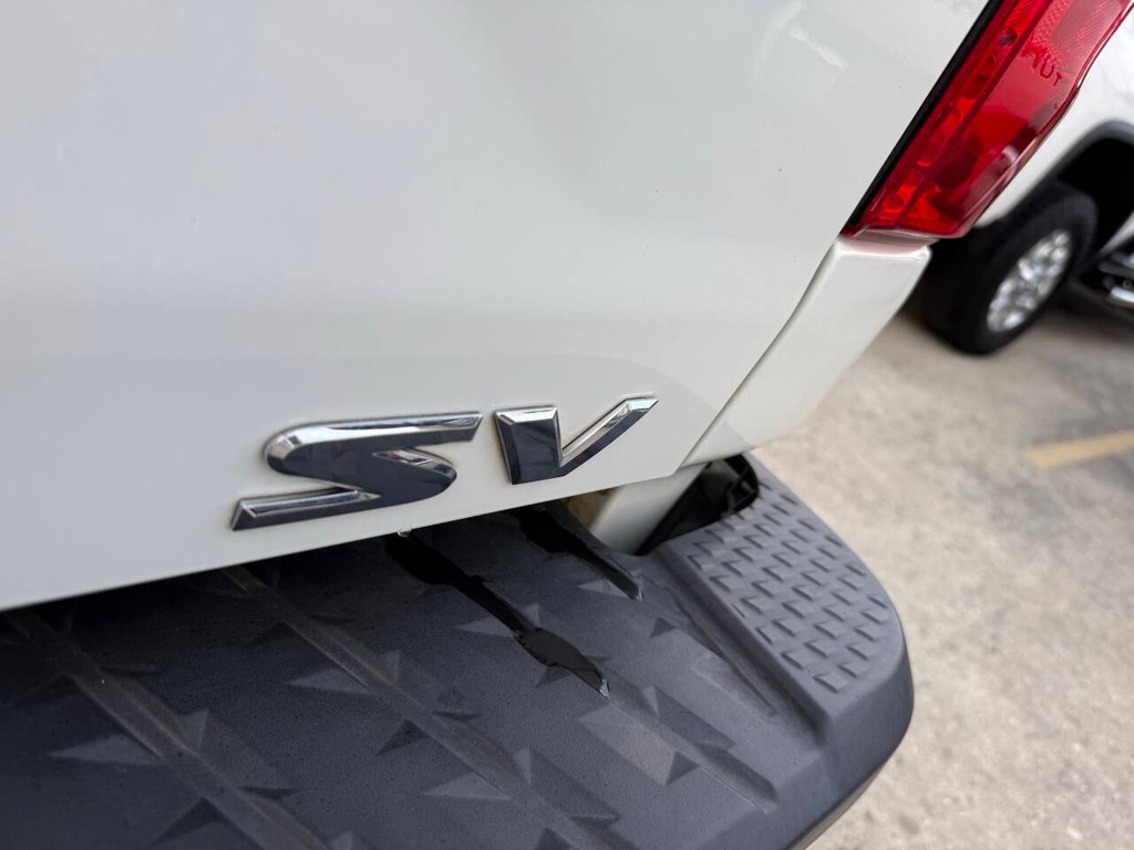 Nissan Titan Vehicle Full-screen Gallery Image 38