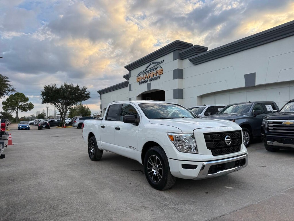 Nissan Titan Vehicle Full-screen Gallery Image 41
