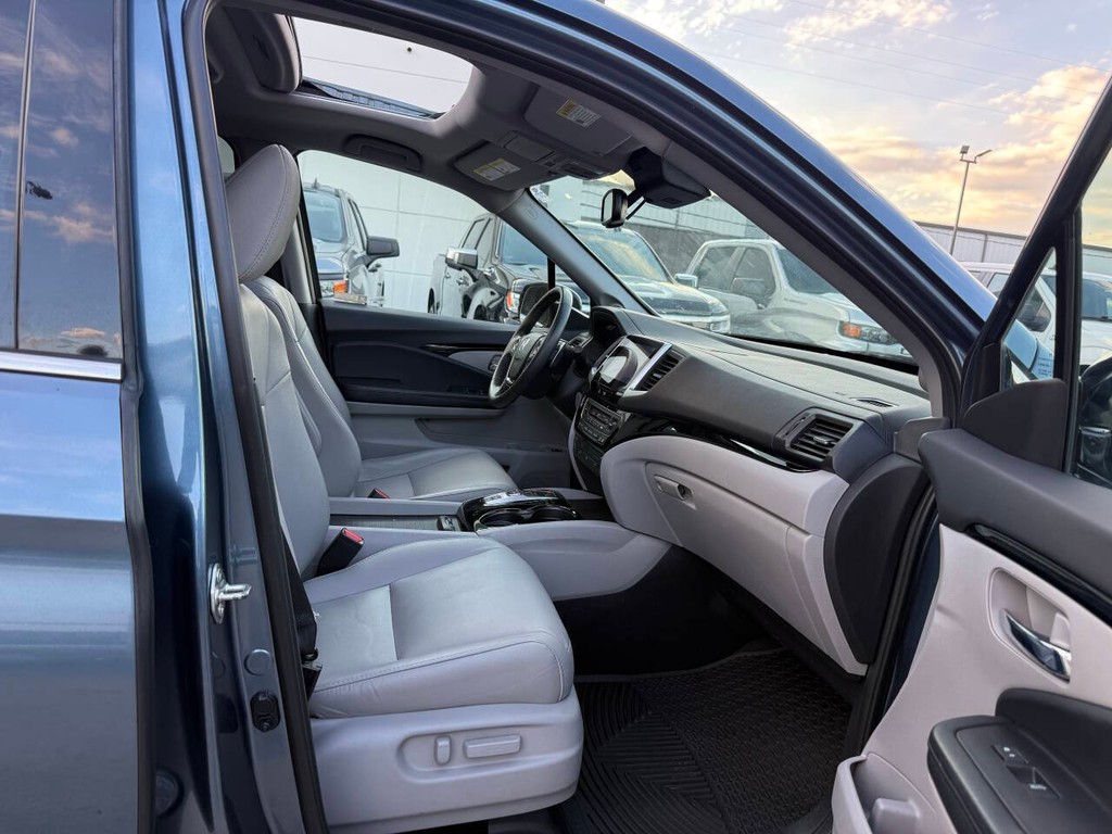 Honda Pilot Vehicle Full-screen Gallery Image 10