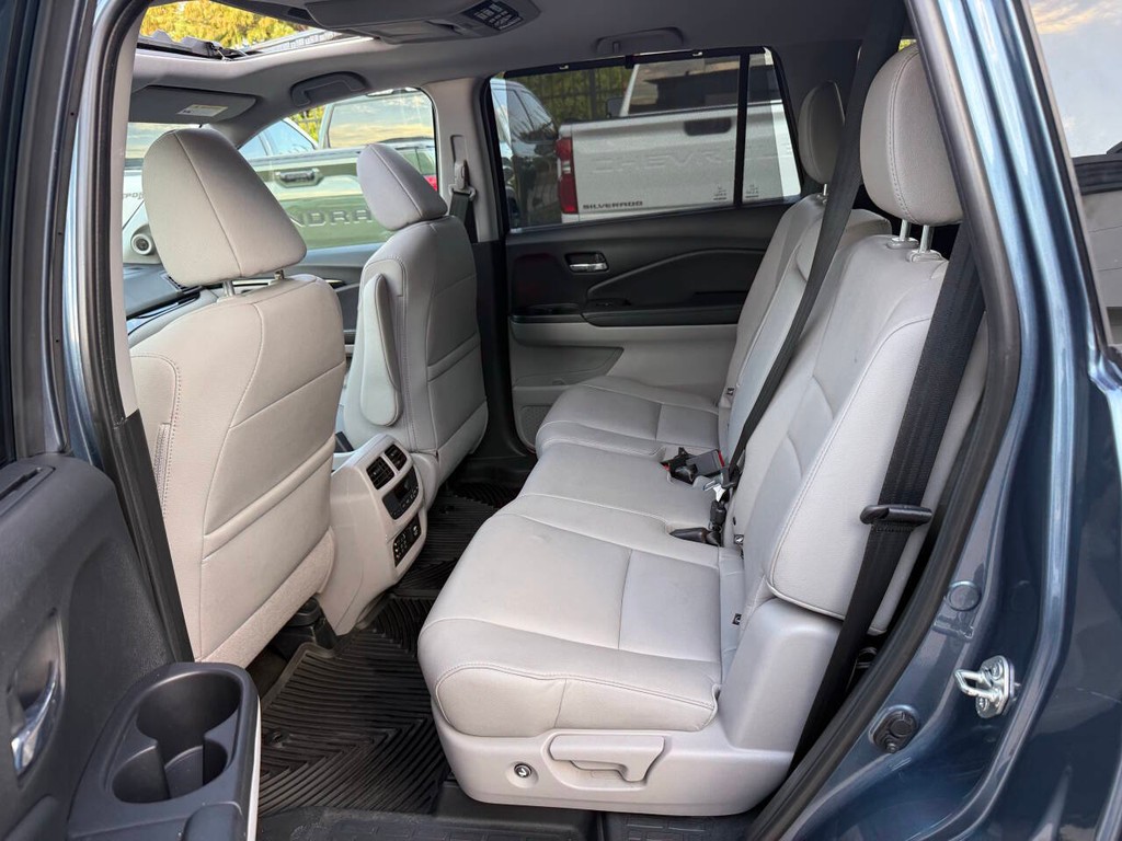 Honda Pilot Vehicle Full-screen Gallery Image 13