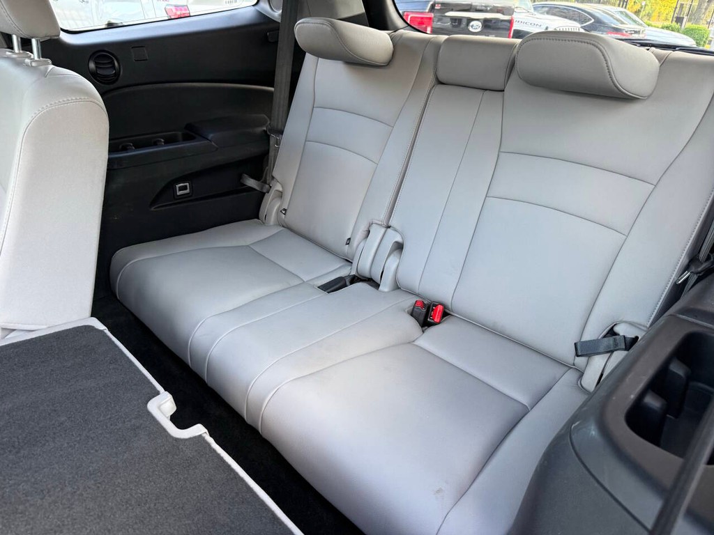 Honda Pilot Vehicle Full-screen Gallery Image 14