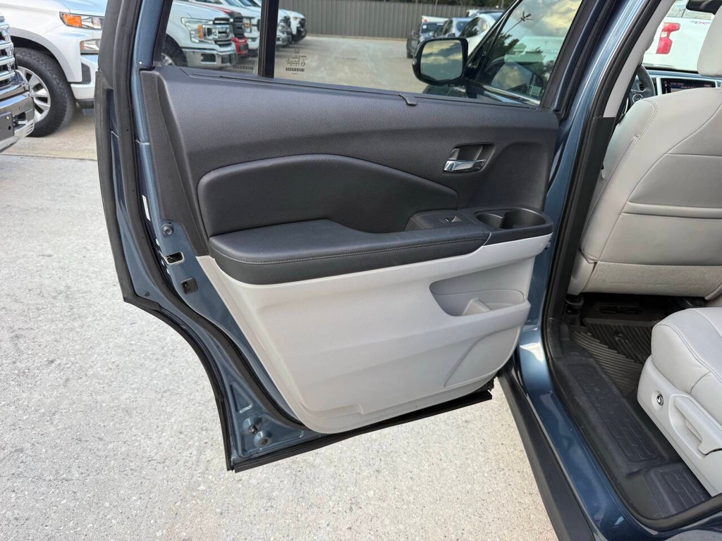 Honda Pilot Vehicle Full-screen Gallery Image 15