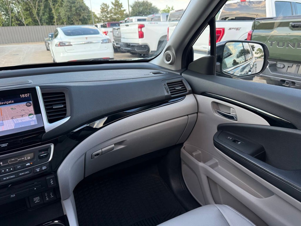 Honda Pilot Vehicle Full-screen Gallery Image 22