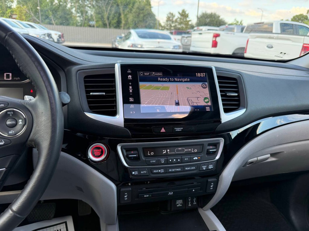 Honda Pilot Vehicle Full-screen Gallery Image 26