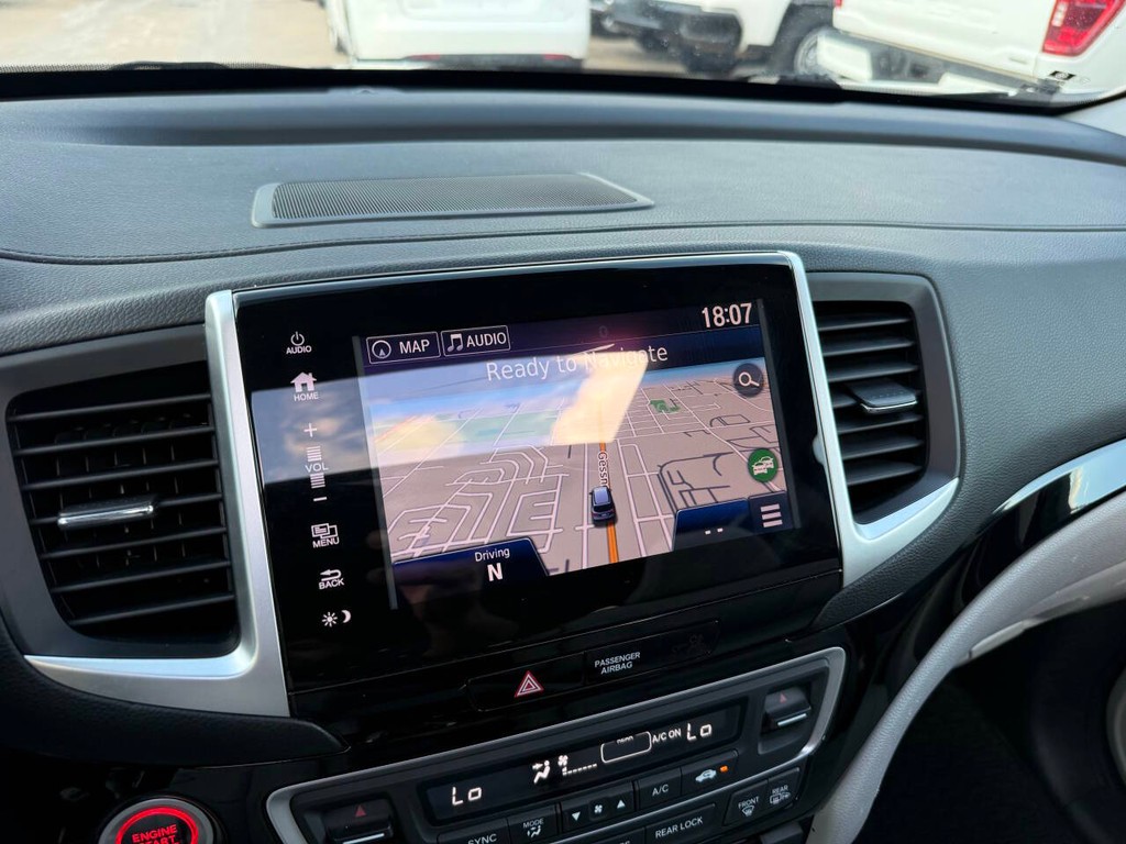 Honda Pilot Vehicle Full-screen Gallery Image 27