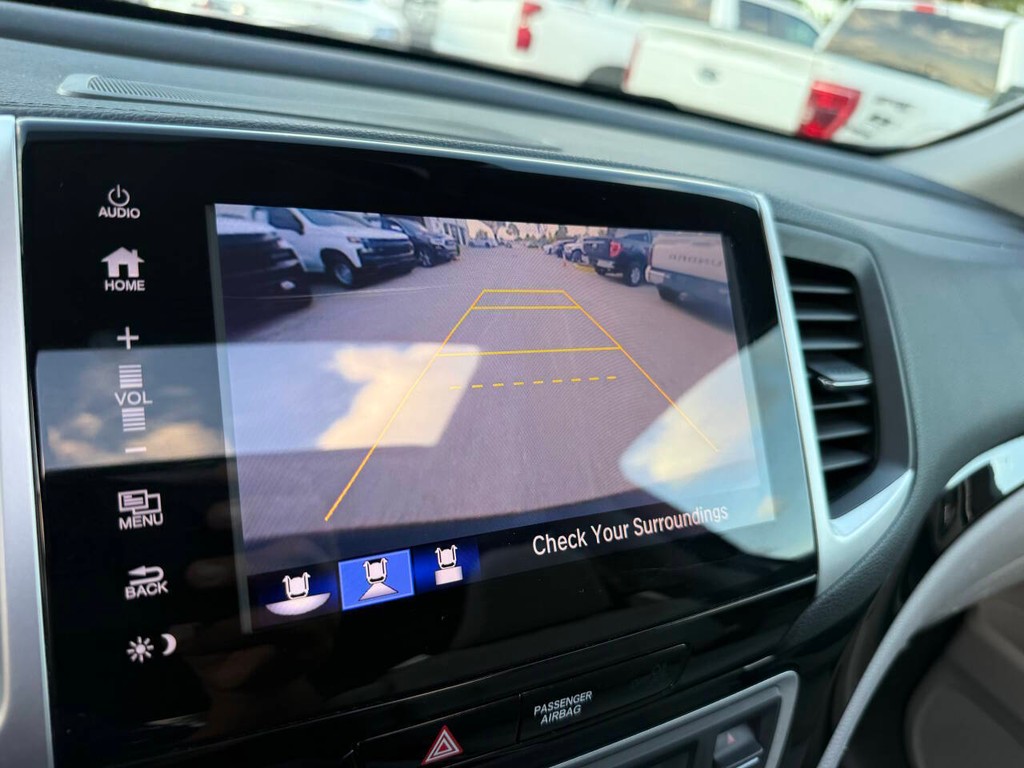 Honda Pilot Vehicle Full-screen Gallery Image 28