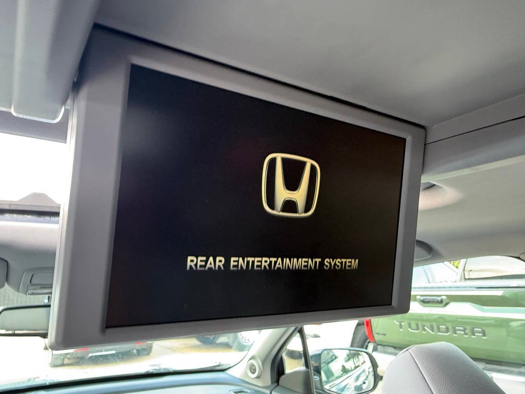 Honda Pilot Vehicle Full-screen Gallery Image 29
