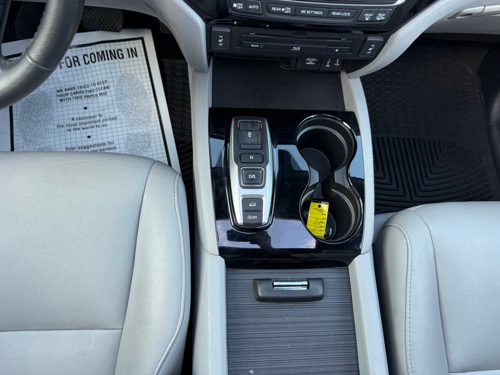 Honda Pilot Vehicle Full-screen Gallery Image 31