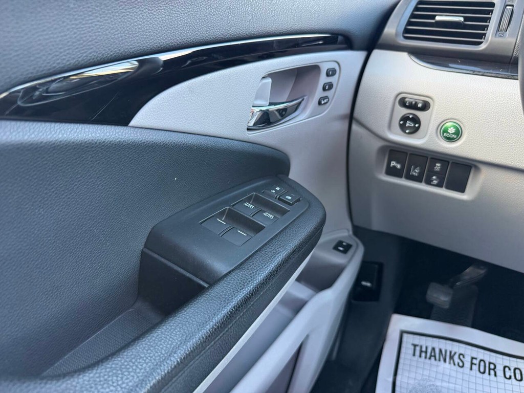 Honda Pilot Vehicle Full-screen Gallery Image 32