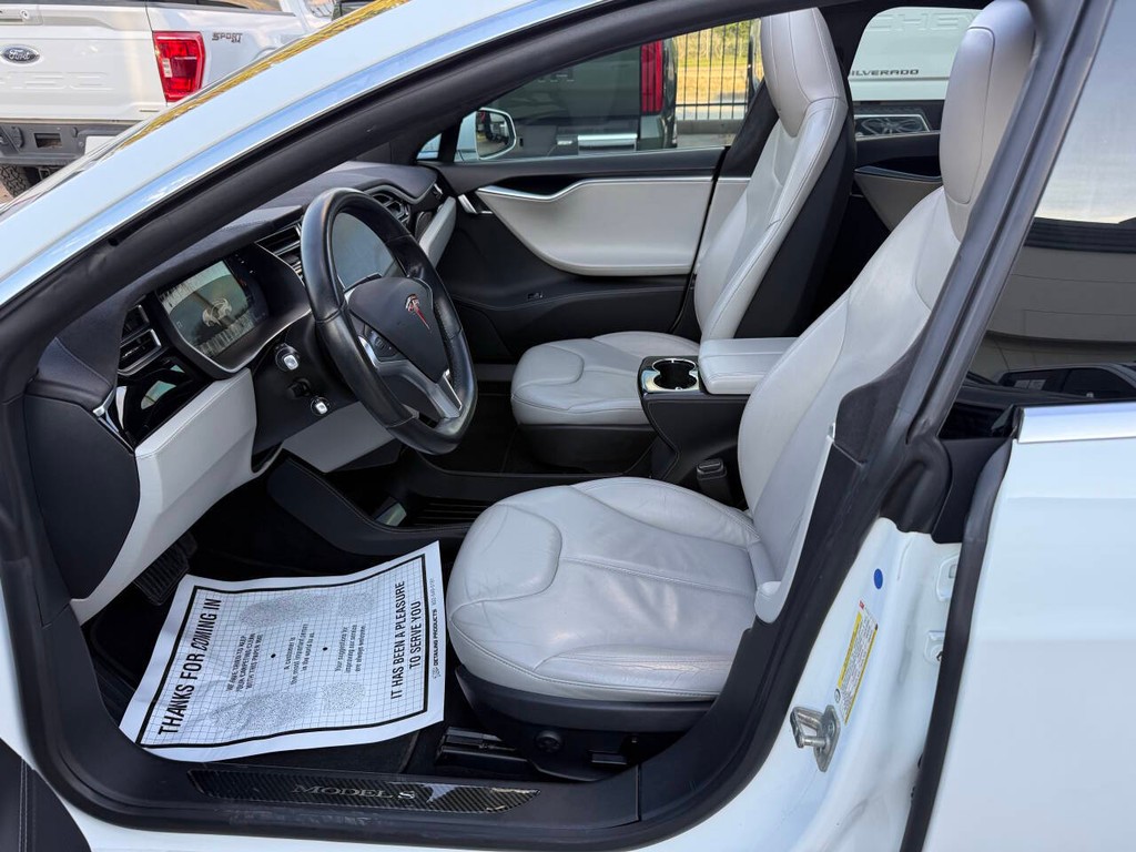 Tesla Model S Vehicle Full-screen Gallery Image 07