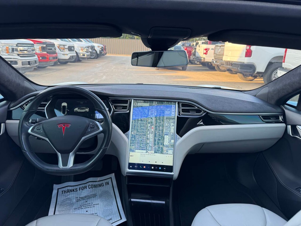 Tesla Model S Vehicle Full-screen Gallery Image 17