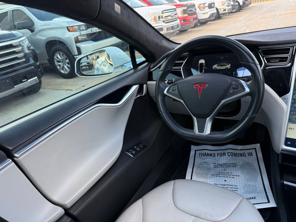 Tesla Model S Vehicle Full-screen Gallery Image 19