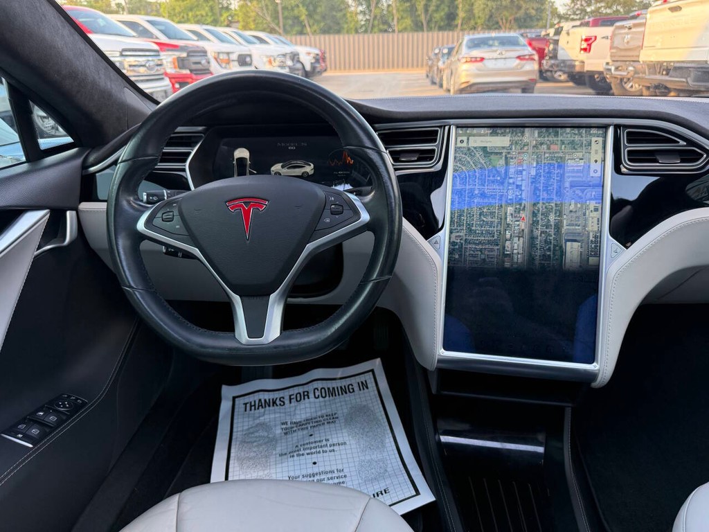 Tesla Model S Vehicle Full-screen Gallery Image 21