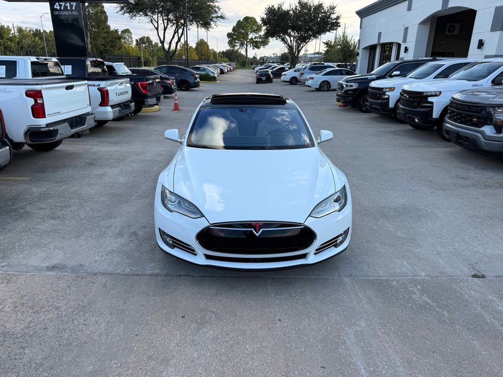 Tesla Model S Vehicle Full-screen Gallery Image 42