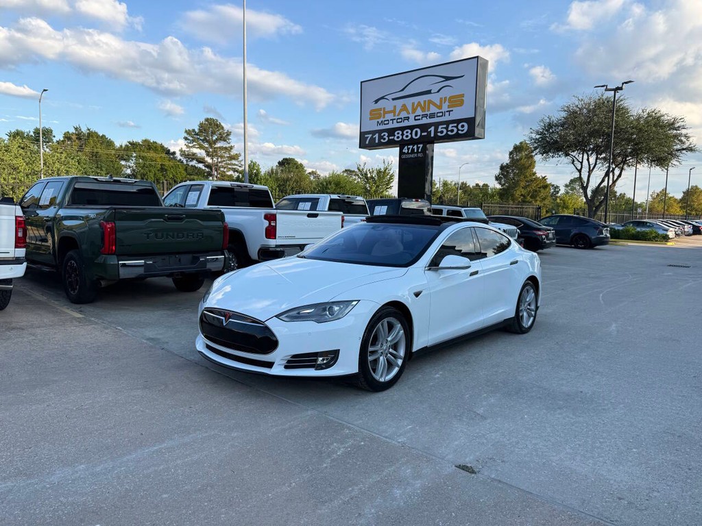 Tesla Model S Vehicle Full-screen Gallery Image 45